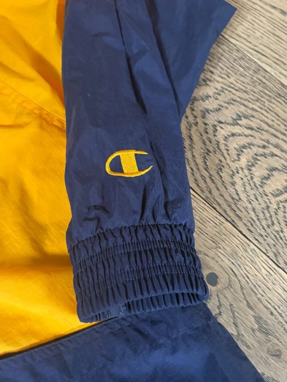 Vintage Champion UCLA Bruins Zip Up Jacket Men's Medium Blue Gold Windbreaker